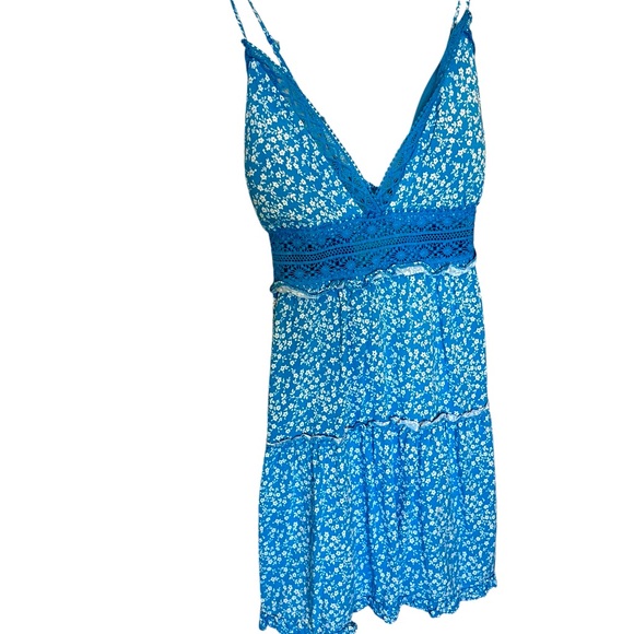 Adorable blue floral lacy dress - Picture 1 of 1